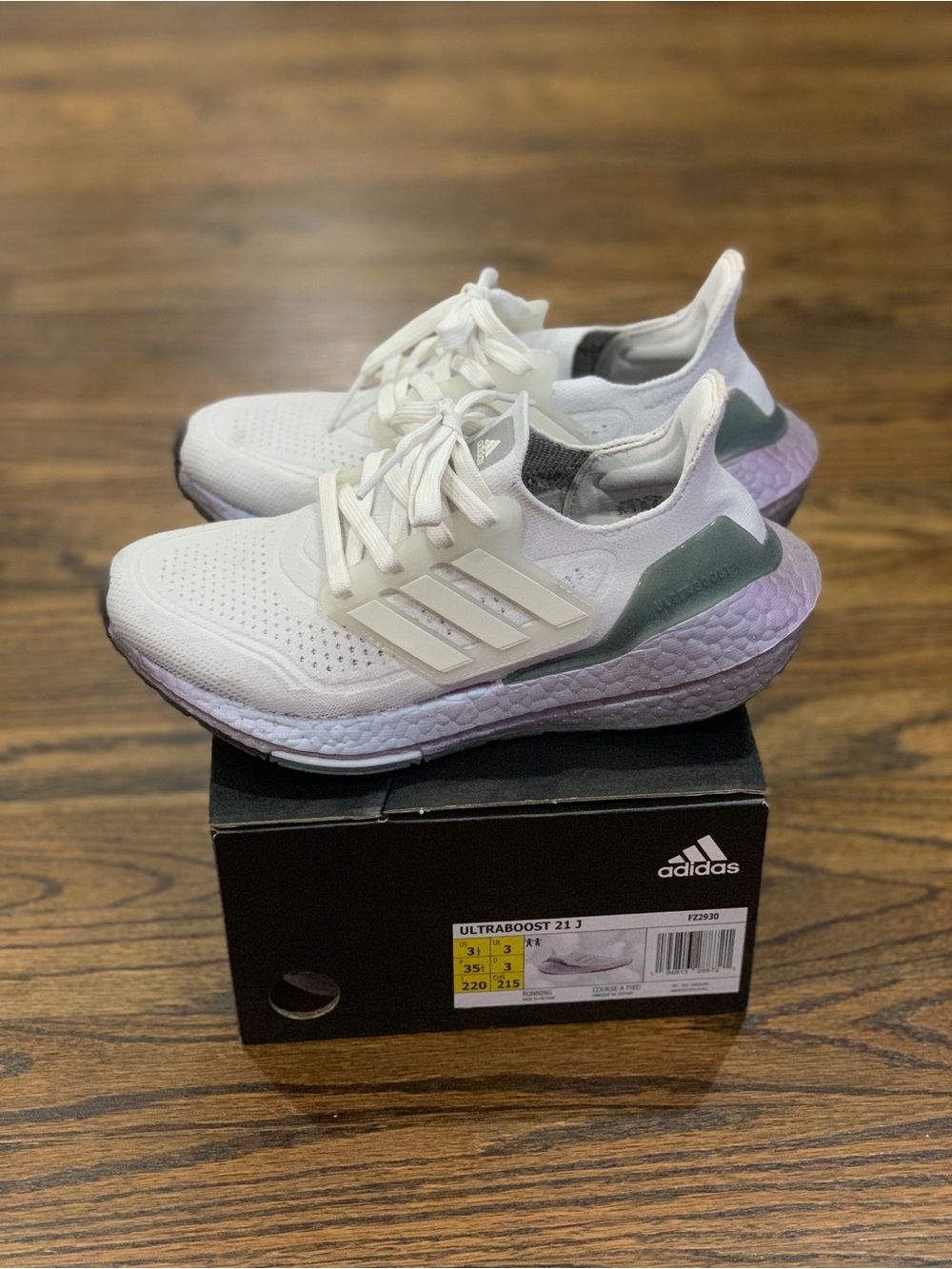 Good Condition Adidas Ultraboost 21 Crystal White Silver Junior Size 3.5